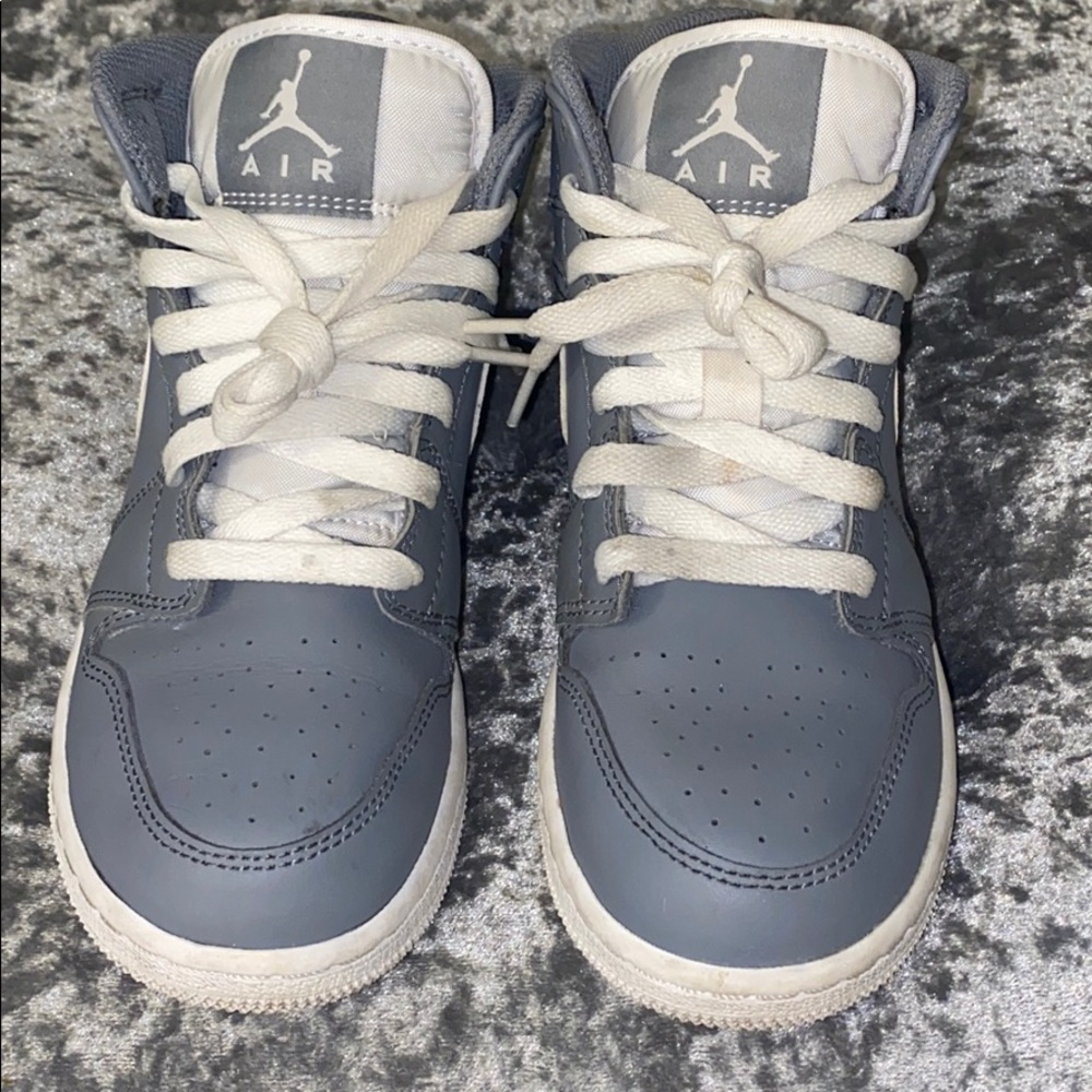 Kids grade school air Jordan’s 1 mid basketball